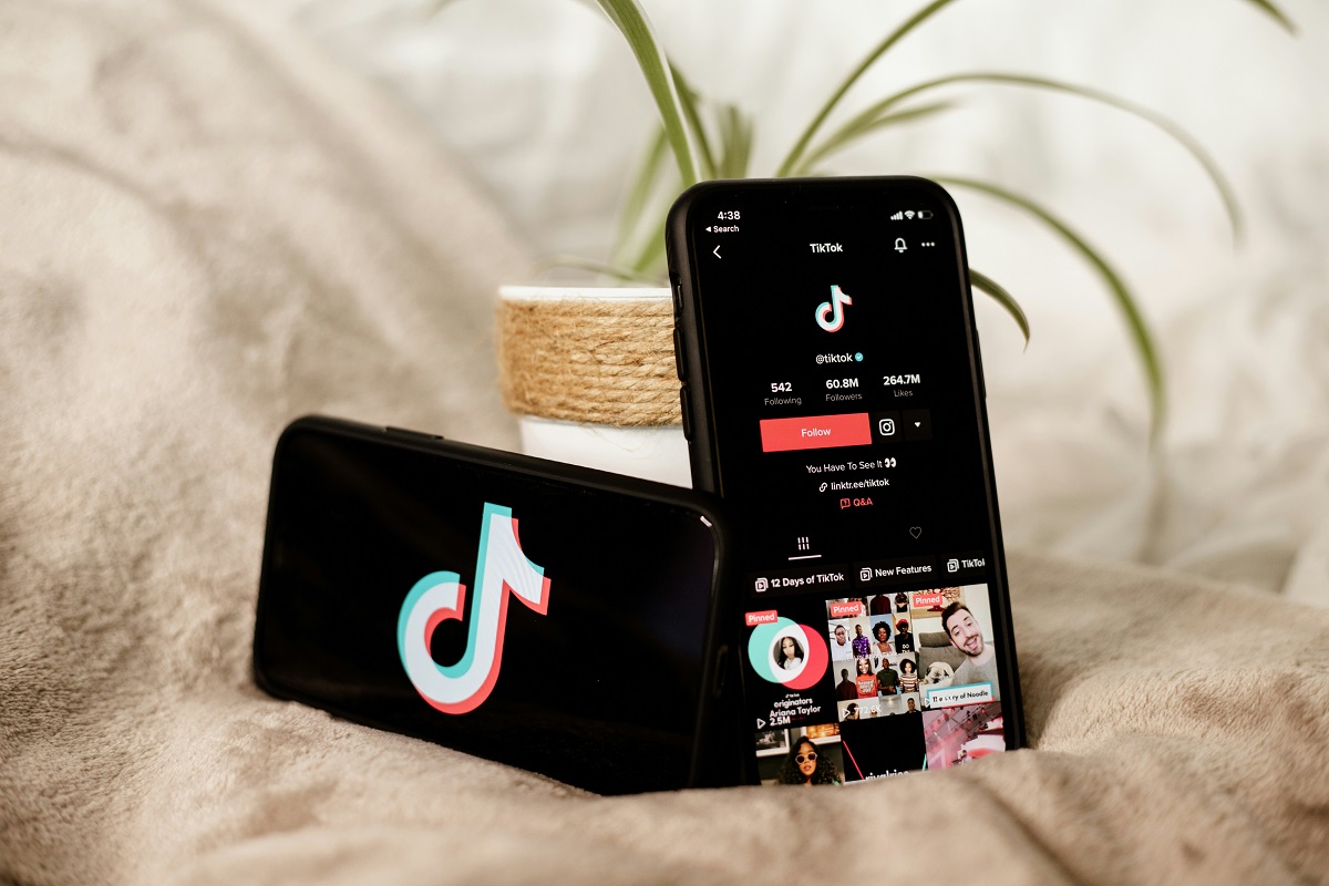 Personal Brand on TikTok and Instagram: How to Grow in 2025
